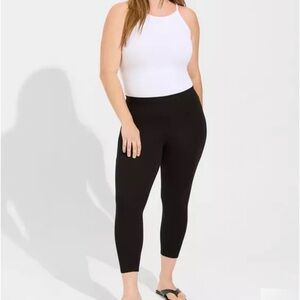 TORRID Cropped Leggings